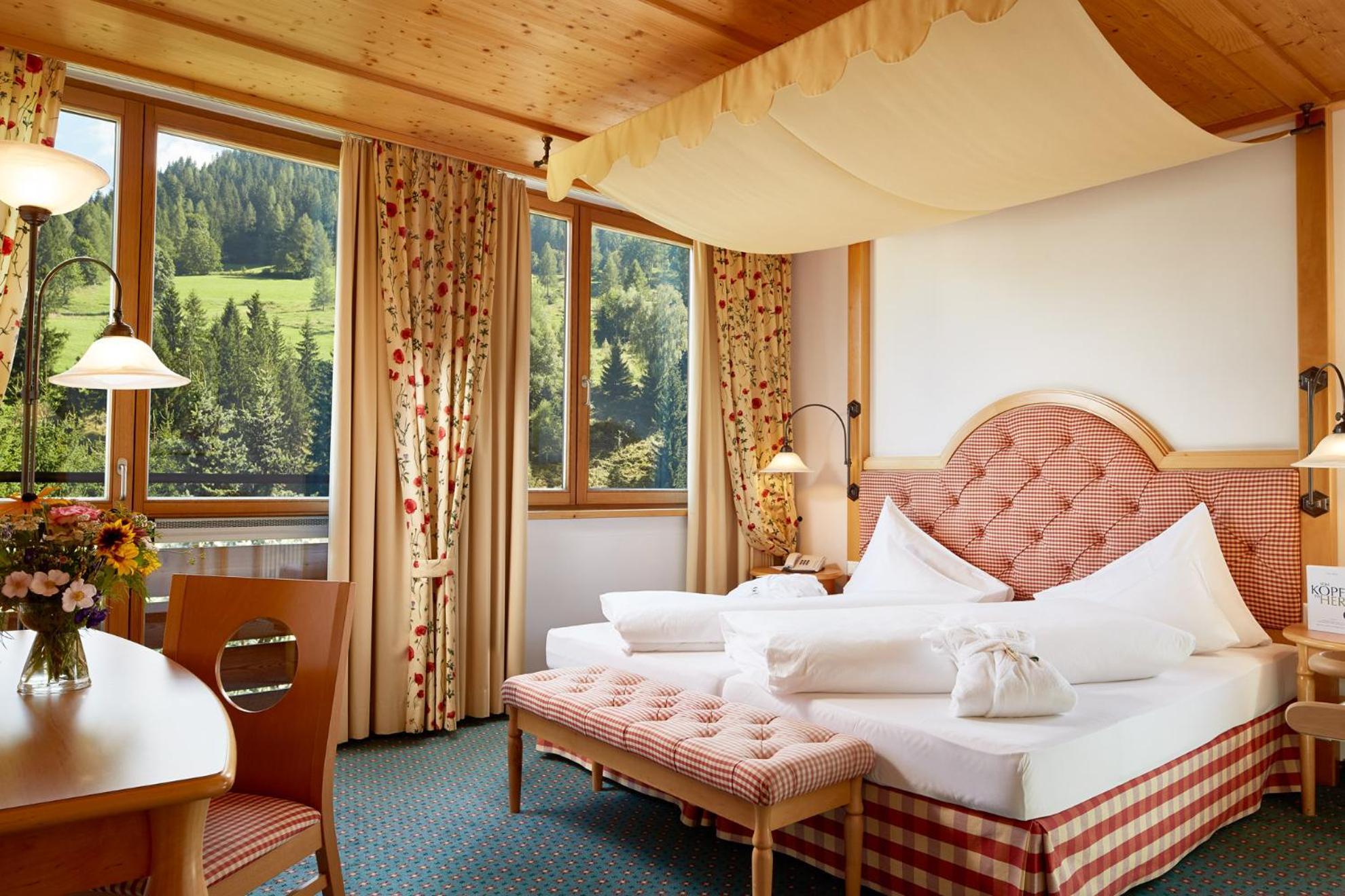 Hotel Die Post Бад-Кляйнкірхгайм Екстер'єр фото