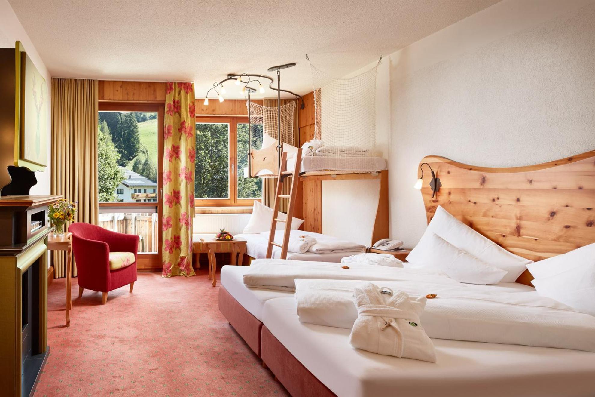 Hotel Die Post Бад-Кляйнкірхгайм Екстер'єр фото